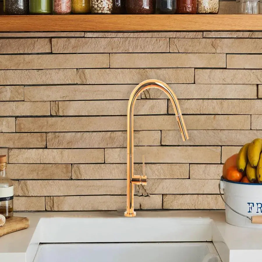 Bateria kuchenna z wyciąganym prysznicem, mosiądz sanitarny, złoto, CF2043 Baterie kuchenne Domyślny tytuł Alessandro Design