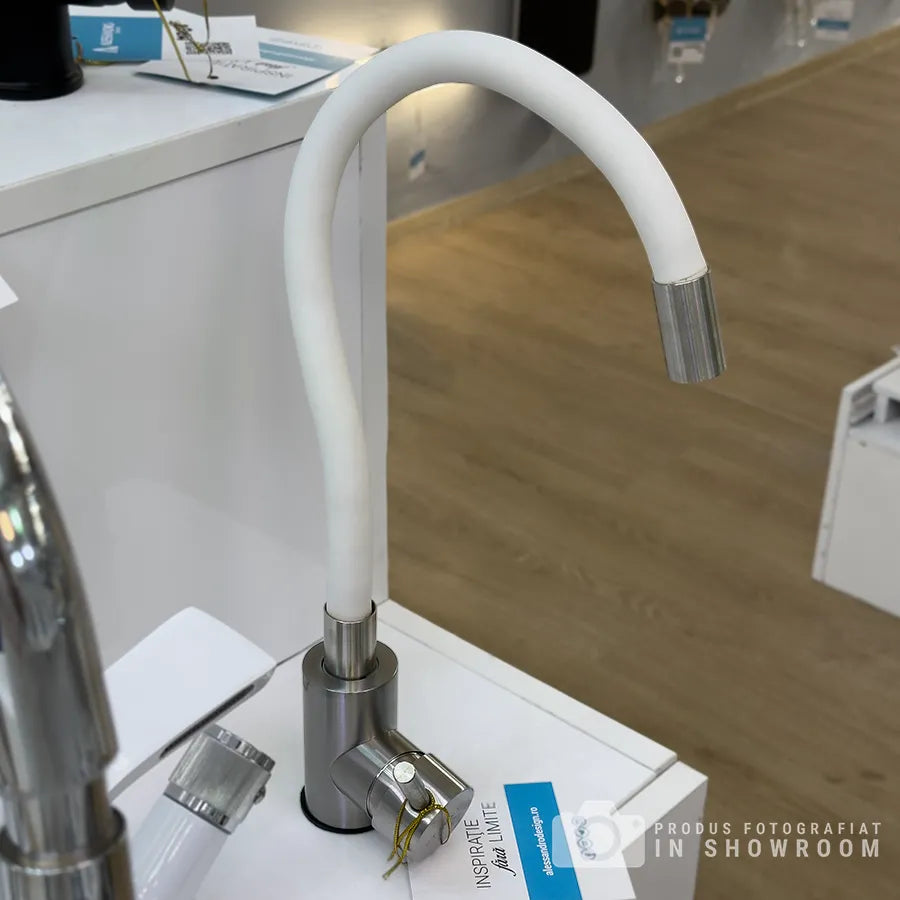 Kran z elastyczną rurką, stal nierdzewna SUS304, satyna i biel, baterie kuchenne CF025WH Domyślny tytuł Alessandro Design