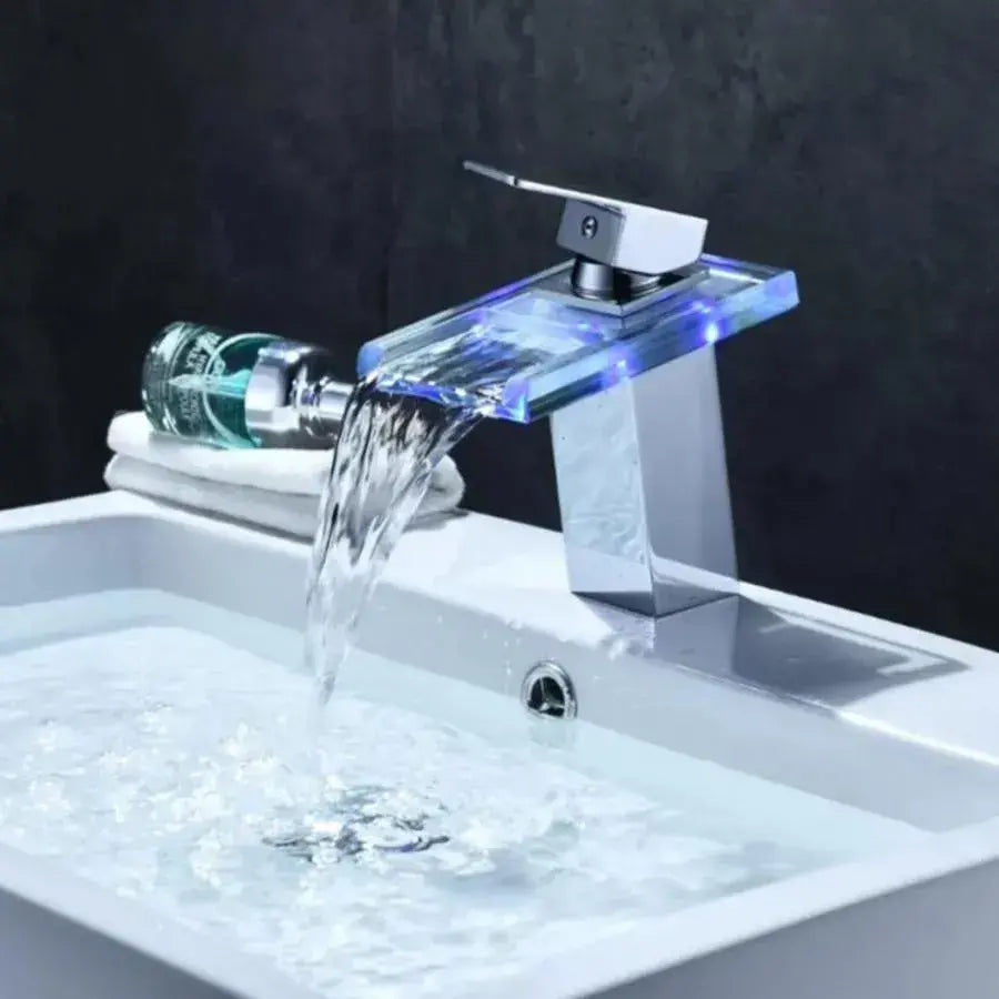 Bateria umywalkowa, stop i szkło, chrom, światło RGB, zmiana koloru w zależności od temperatury wody, baterie łazienkowe OD3008 Domyślny tytuł Alessandro Design