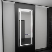Prostokątne lustro LED, 60x150 cm, czujnik radarowy Alessia Marcello, system przeciwmgielny, zegar i termometr, dimabila, lustra Dressing Couture Domyślny tytuł Alessandro Design