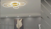 Żyrandol LED z pilotem RINNOVA, 5 kółek, 137 W, światło ciepłe/zimne/neutralne, możliwość przyciemniania, złoty